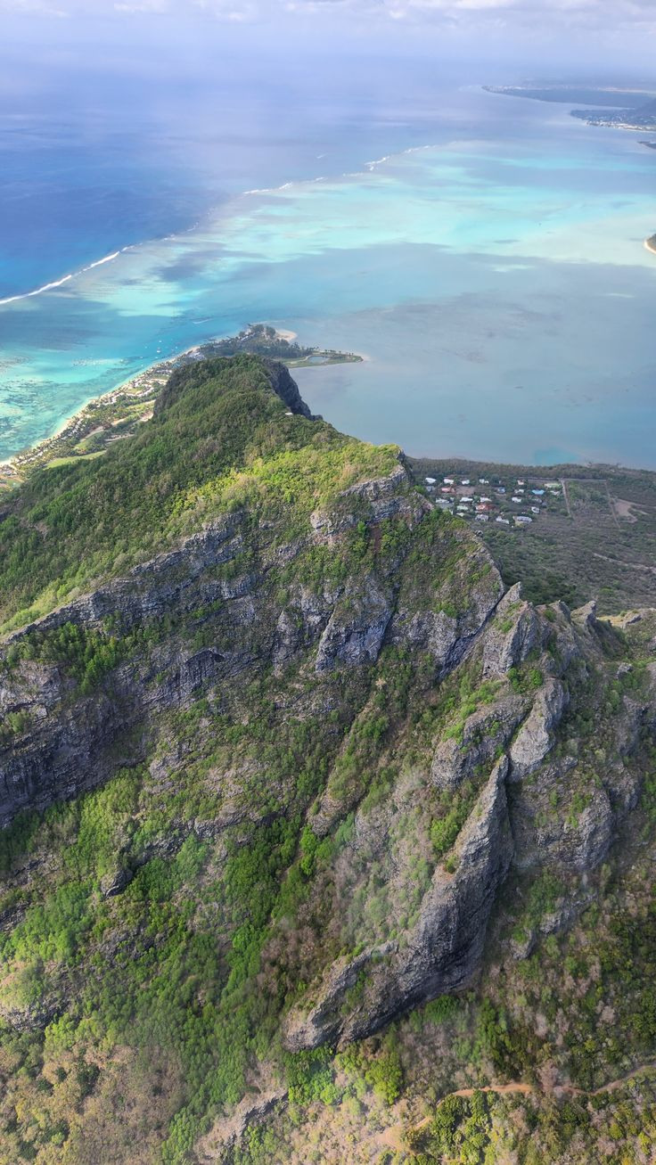Excursion en hélicoptère avec vue aérienne des plages et récifs coralliens mauriciens