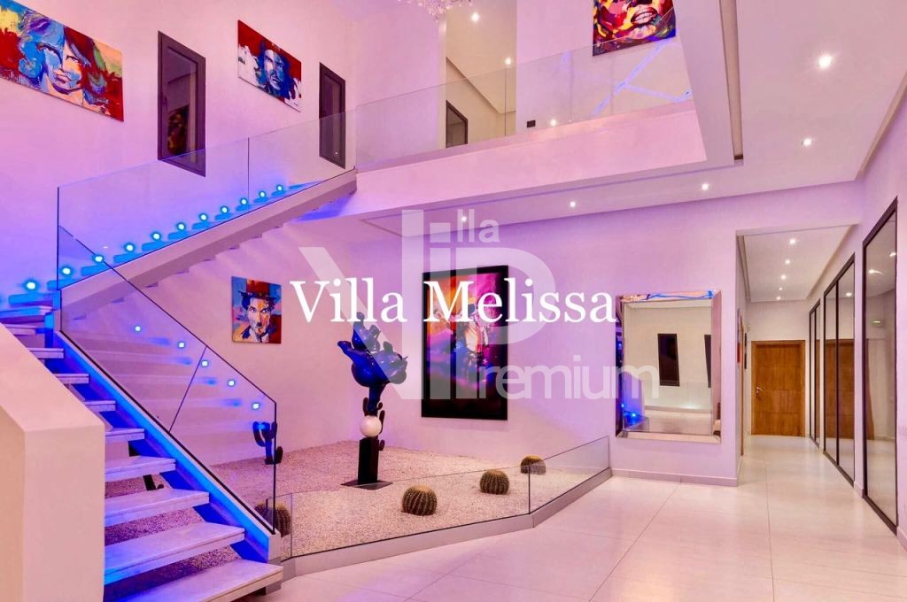 Luxury villa, Royal Palm and around
