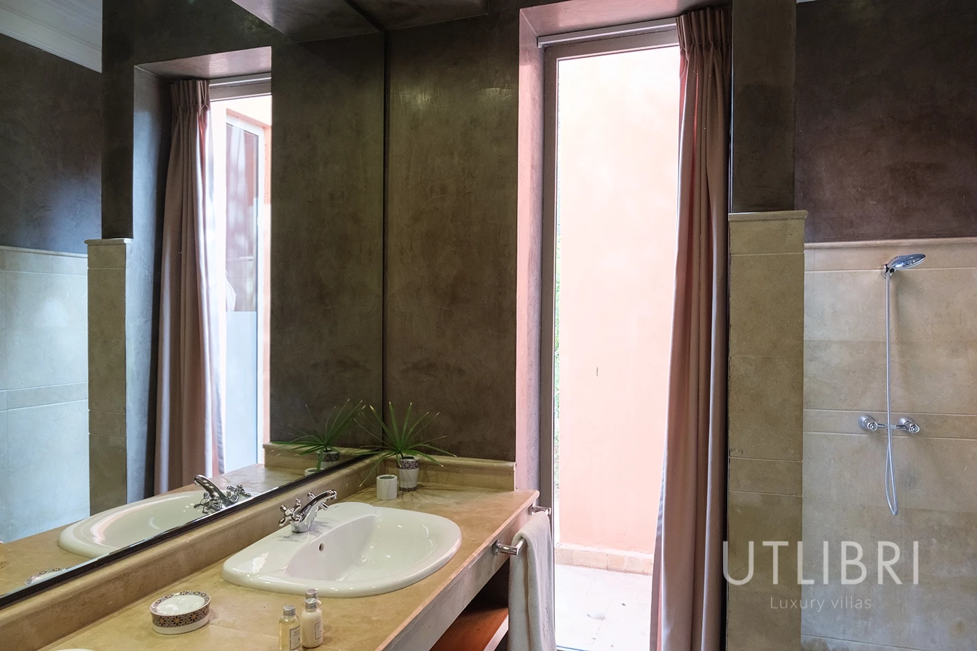 Extraordinary villa, Ouarzazate Road