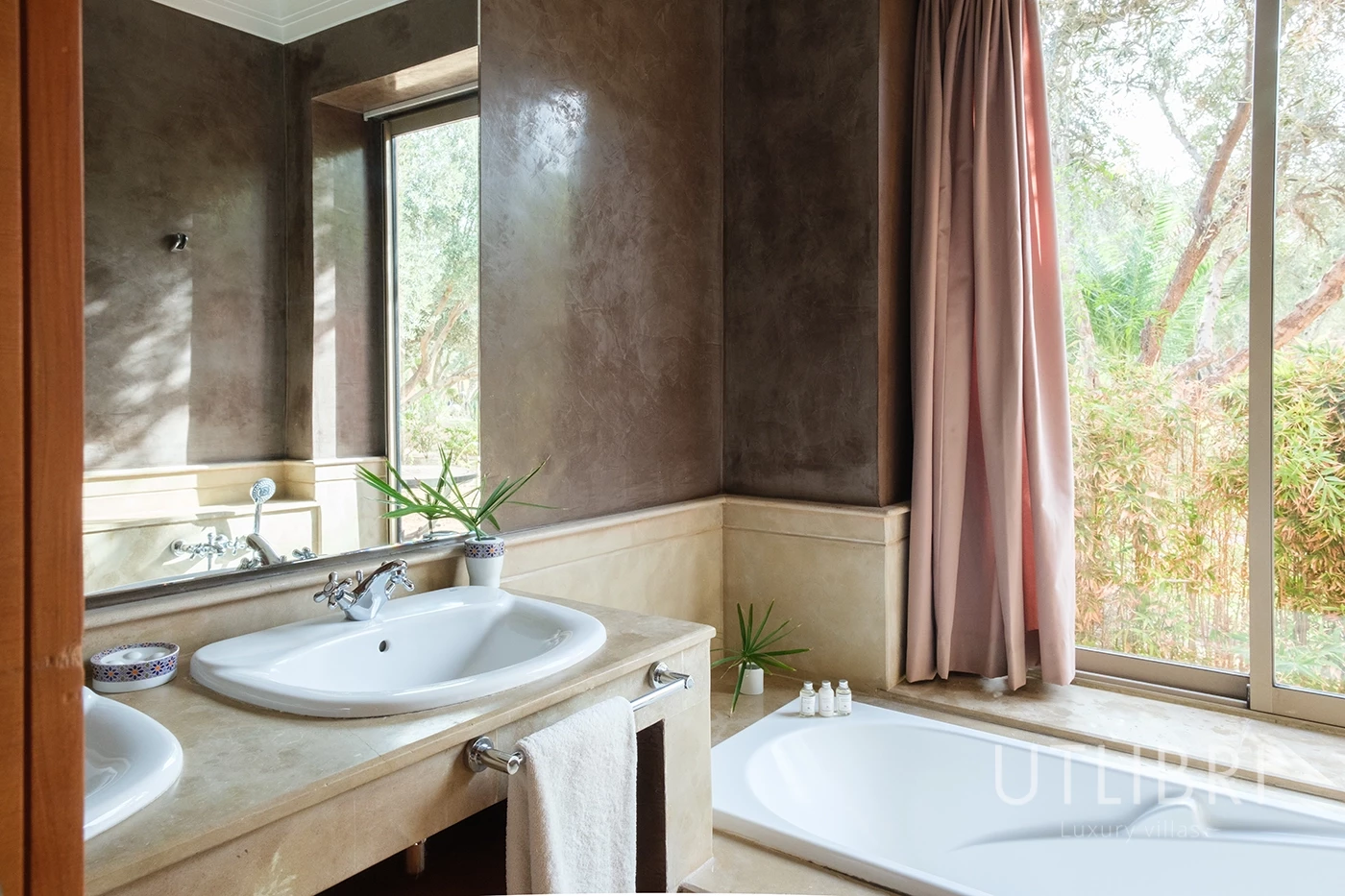 Extraordinary villa, Ouarzazate Road