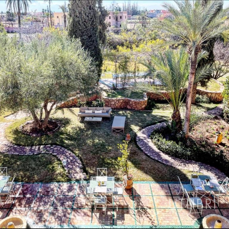Extraordinary villa, Road to Fes