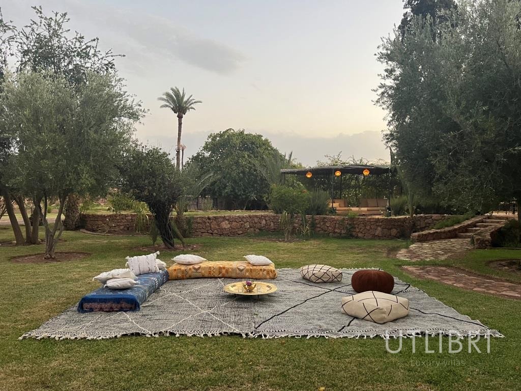 Extraordinary villa, Road to Fes