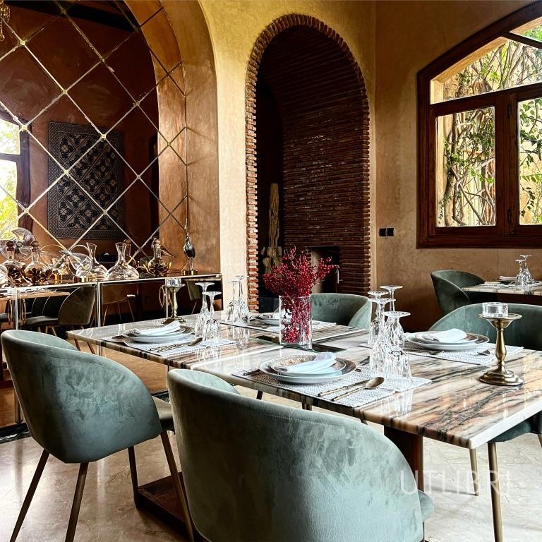 Extraordinary villa, Road to Fes