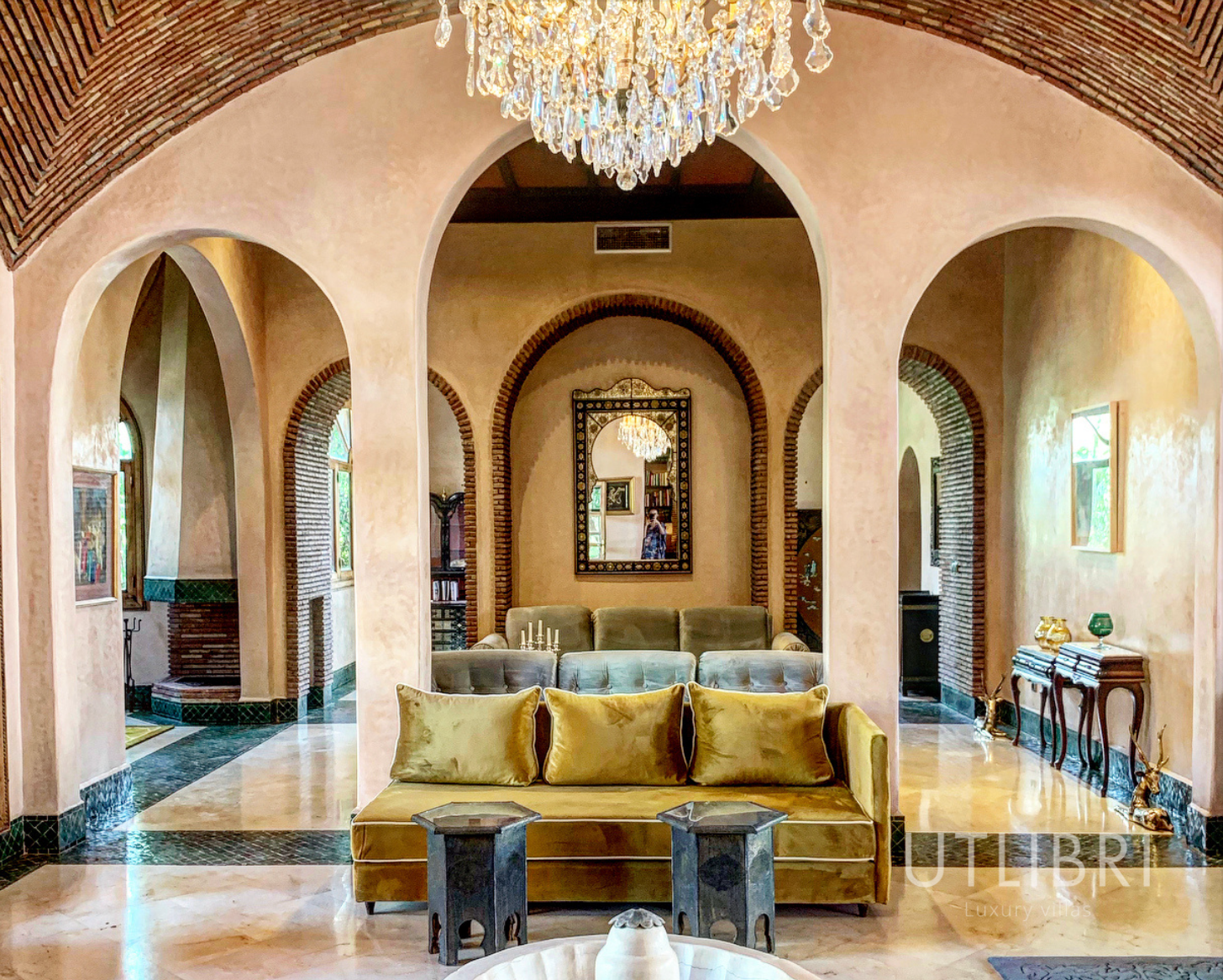 Extraordinary villa, Road to Fes