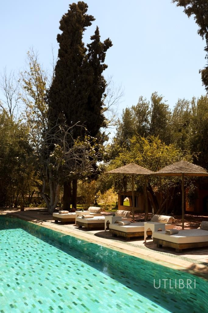Extraordinary villa, Road to Fes