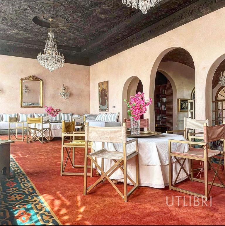 Extraordinary villa, Road to Fes
