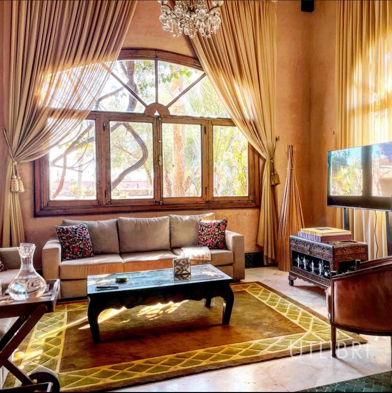 Extraordinary villa, Road to Fes