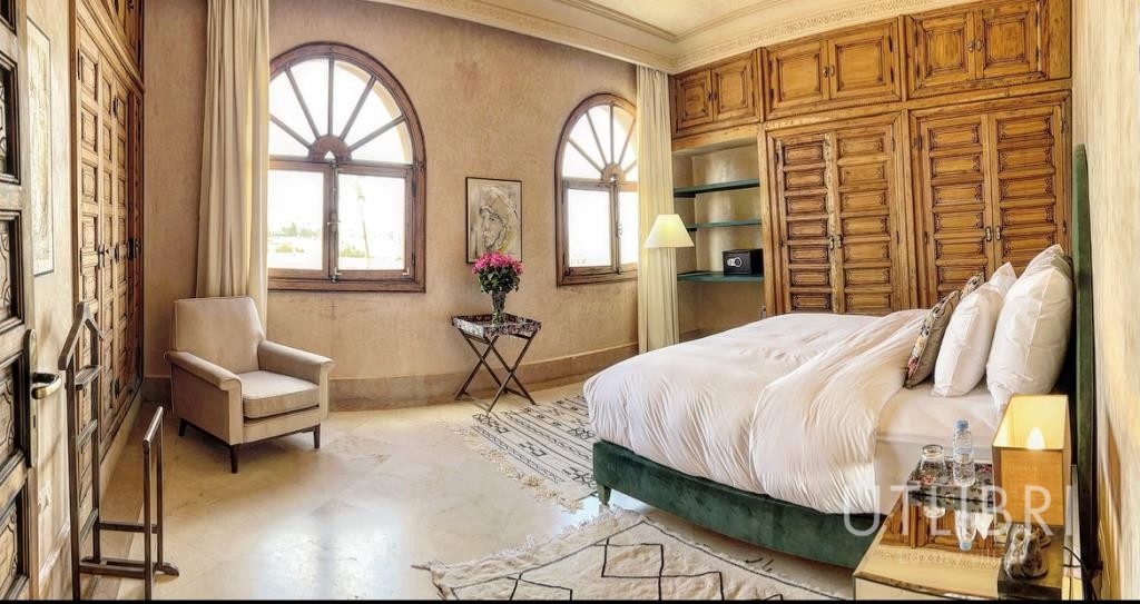 Extraordinary villa, Road to Fes