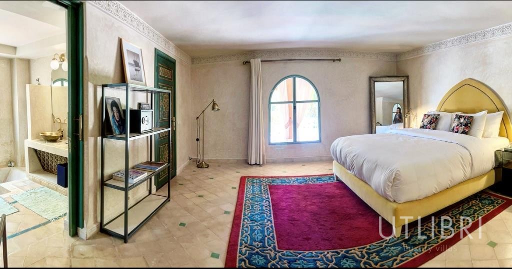 Extraordinary villa, Road to Fes