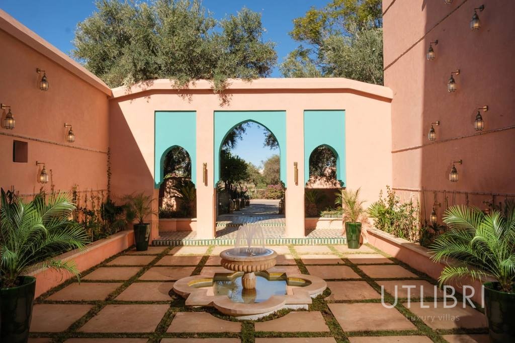 Extraordinary villa, Amelkis Golf