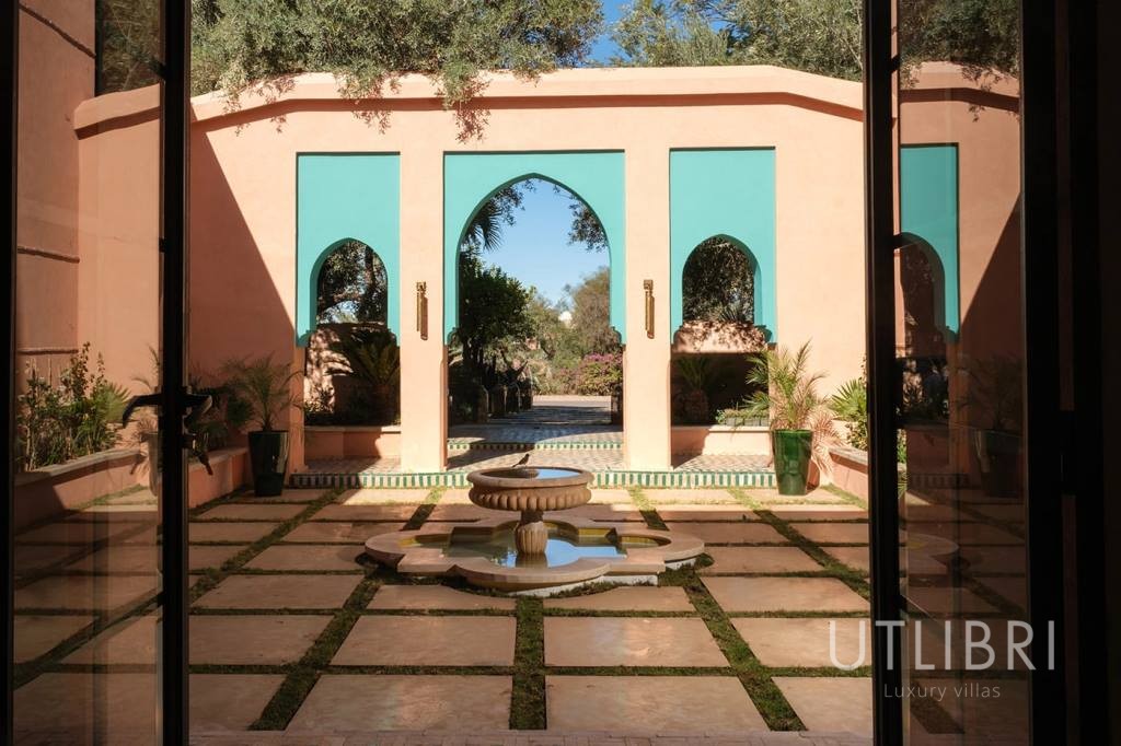 Extraordinary villa, Amelkis Golf