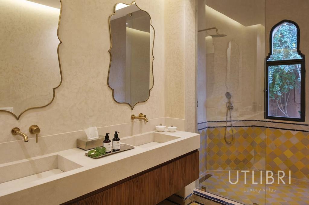 Extraordinary villa, Amelkis Golf