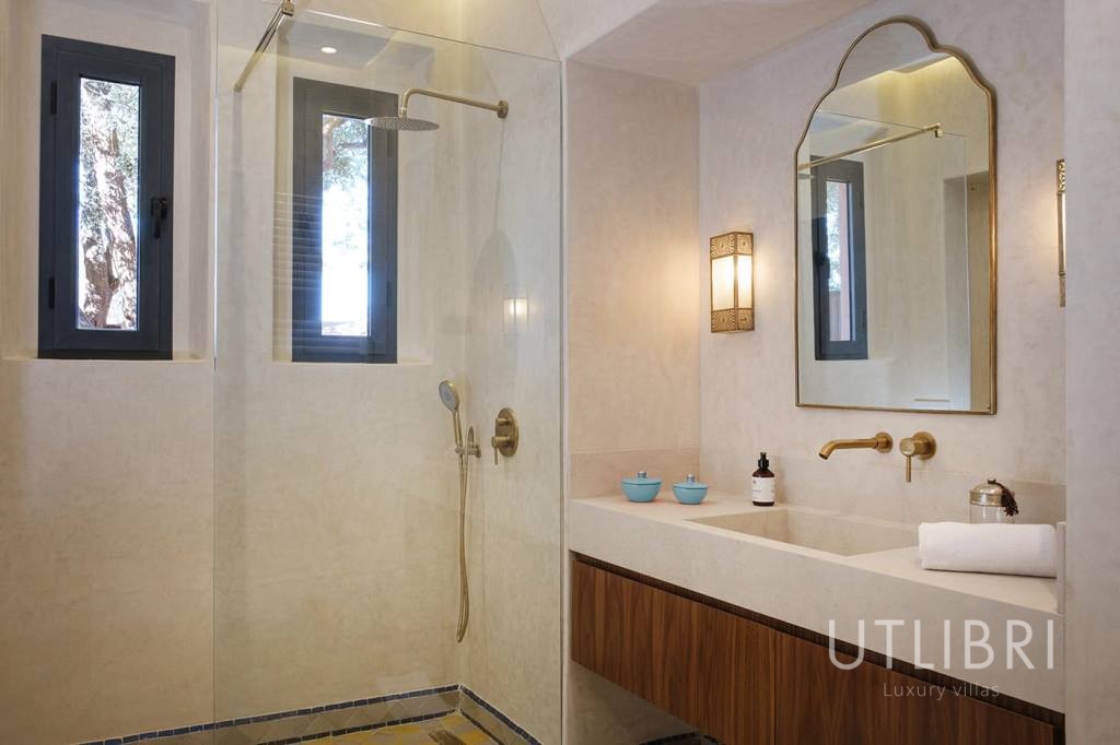 Extraordinary villa, Amelkis Golf