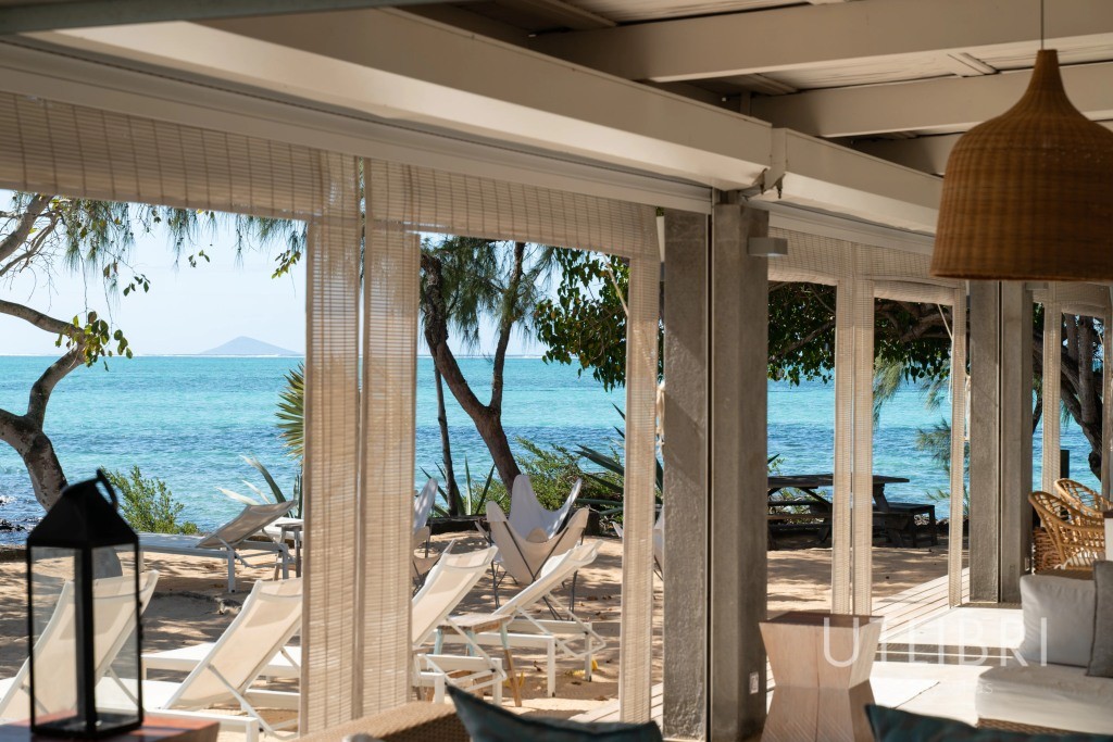 Villa d'exception, Roches noires