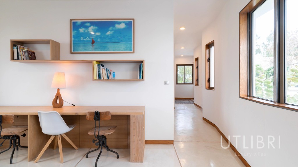 Extraordinary villa, Poste Lafayettes