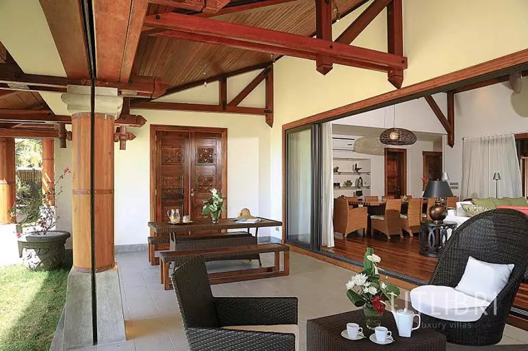 Extraordinary villa, Poste Lafayettes