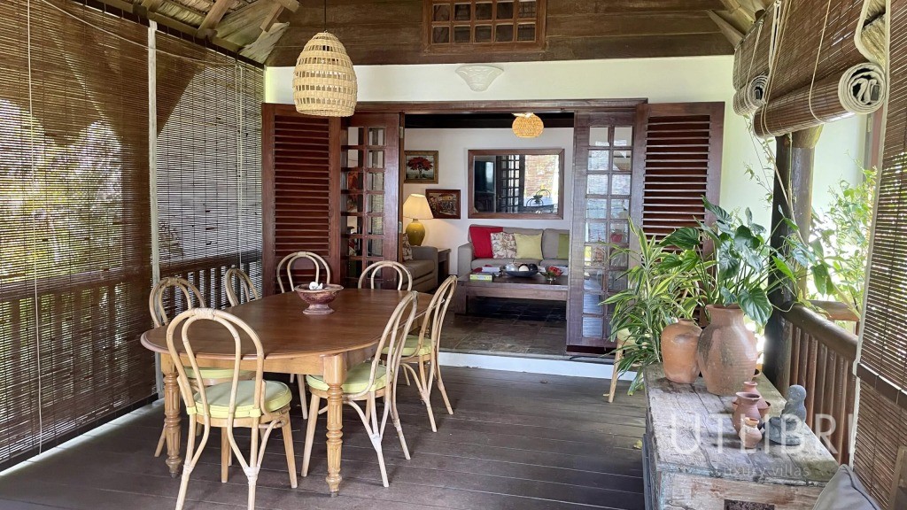 Villa d'exception, Roches noires