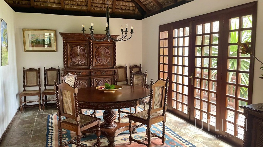 Villa d'exception, Roches noires