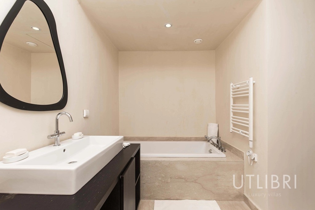 Extraordinary villa, Al Maaden Golf