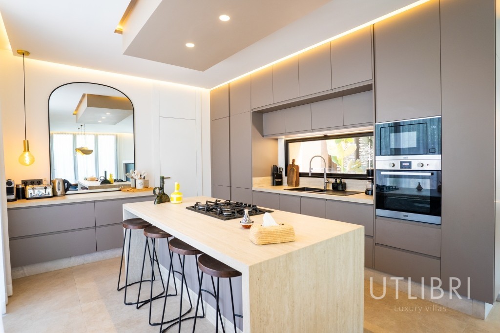 Extraordinary villa, Near Amelkis Golf 