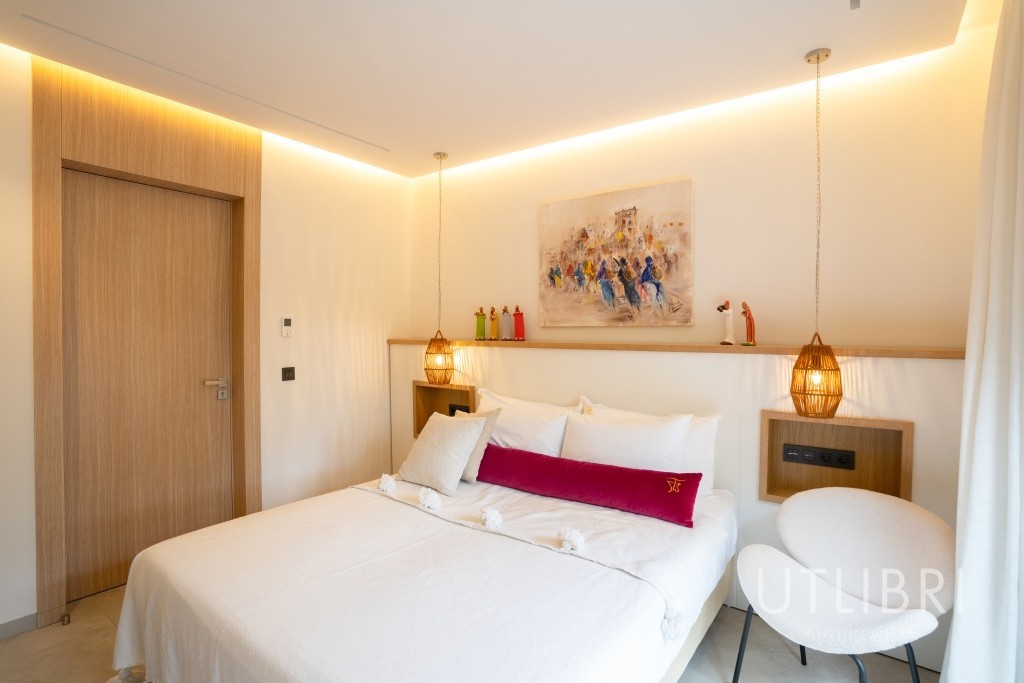 Extraordinary villa, Near Amelkis Golf 
