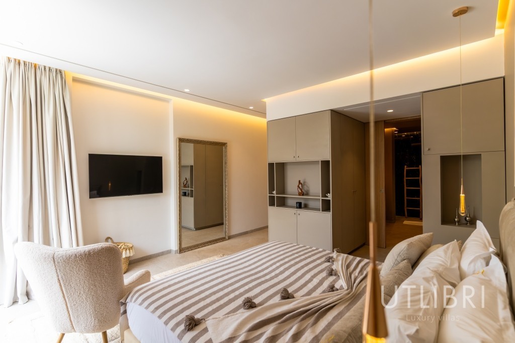 Extraordinary villa, Near Amelkis Golf 