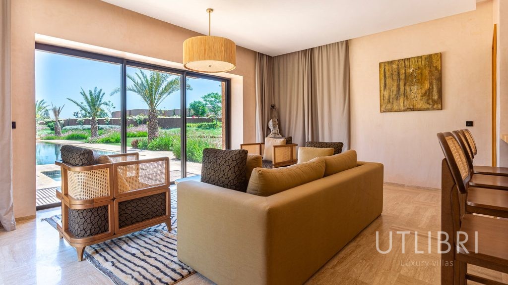 Extraordinary villa, Royal Palm and around
