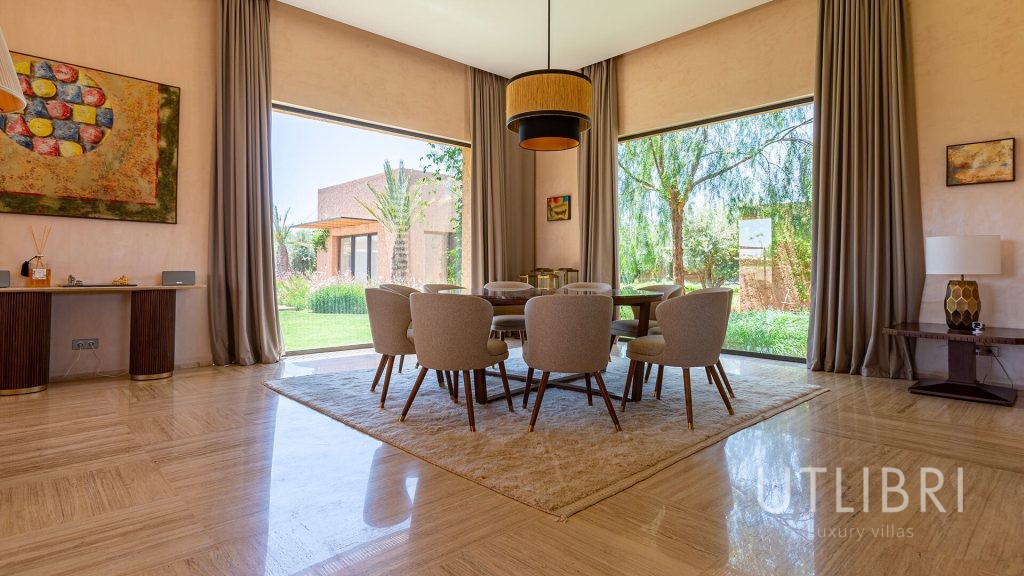 Extraordinary villa, Royal Palm and around