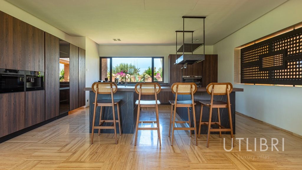 Extraordinary villa, Royal Palm and around
