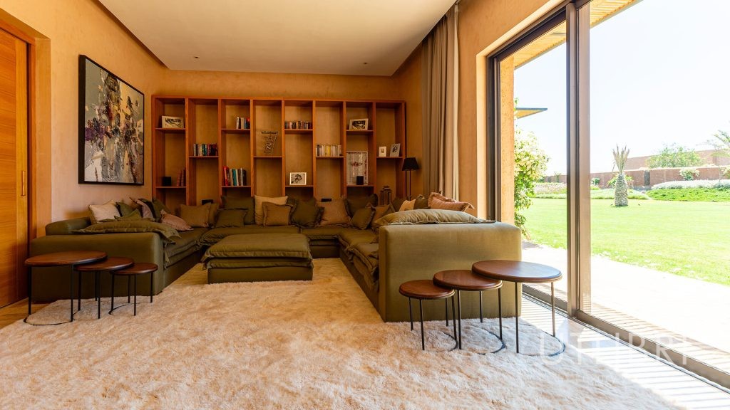 Extraordinary villa, Royal Palm and around