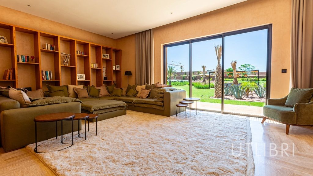 Extraordinary villa, Royal Palm and around