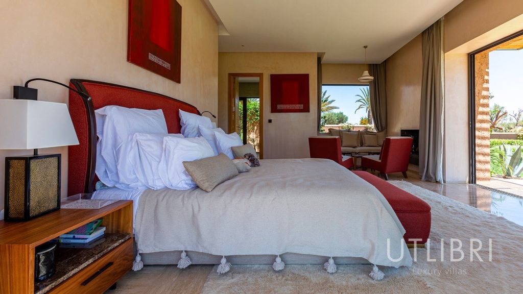 Extraordinary villa, Royal Palm and around