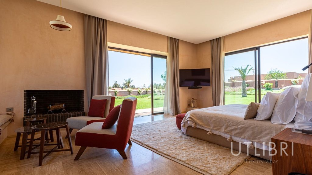 Extraordinary villa, Royal Palm and around