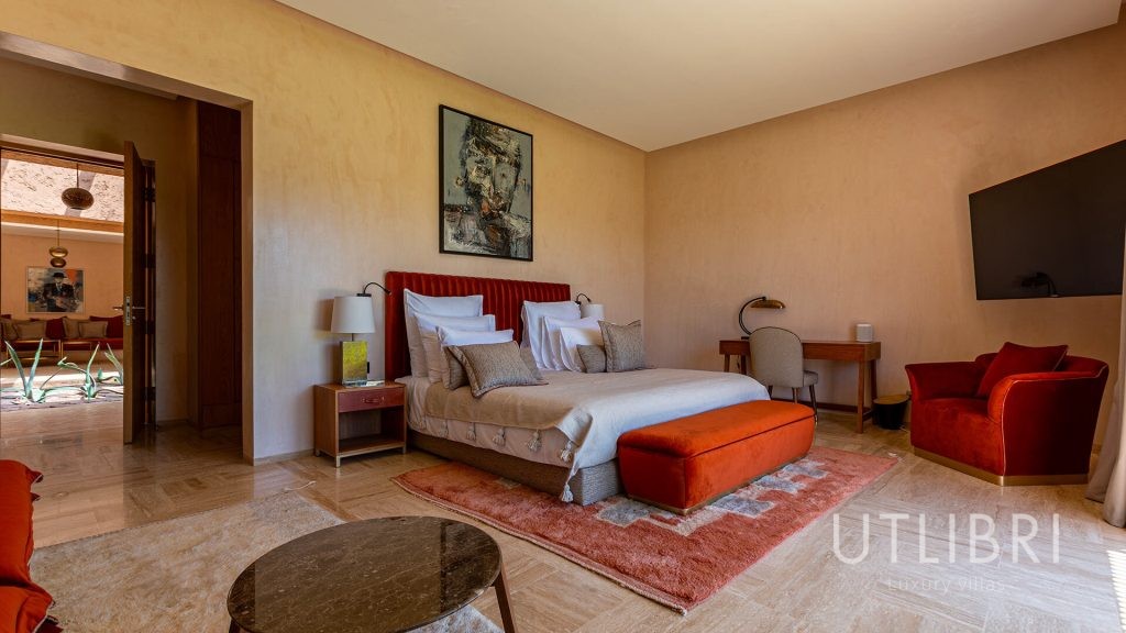 Extraordinary villa, Royal Palm and around