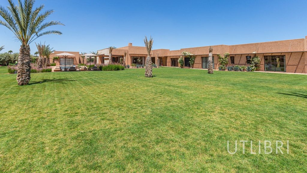 Extraordinary villa, Royal Palm and around