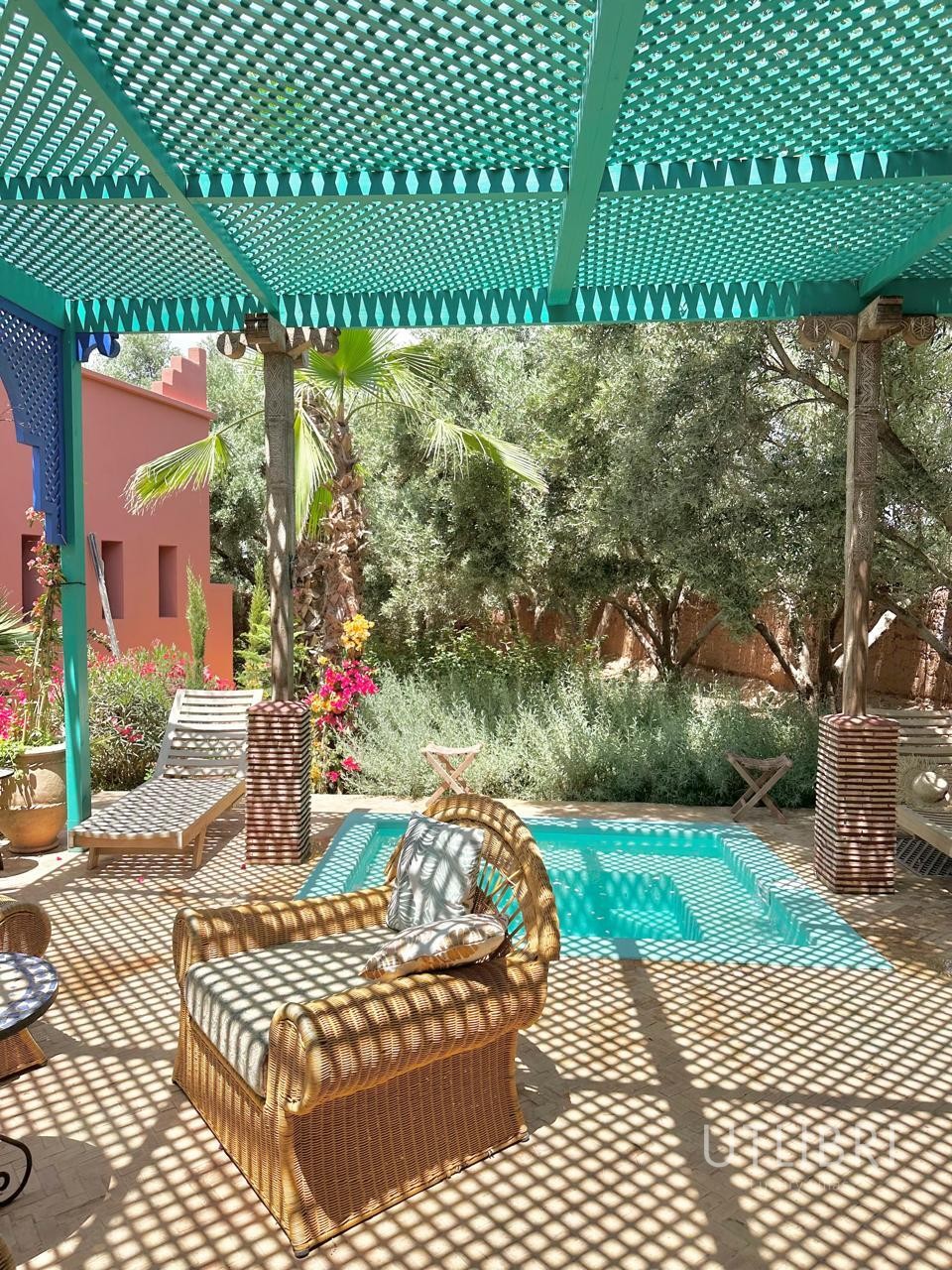 Extraordinary villa, Road to Fes