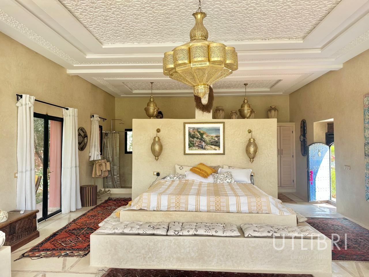 Extraordinary villa, Road to Fes
