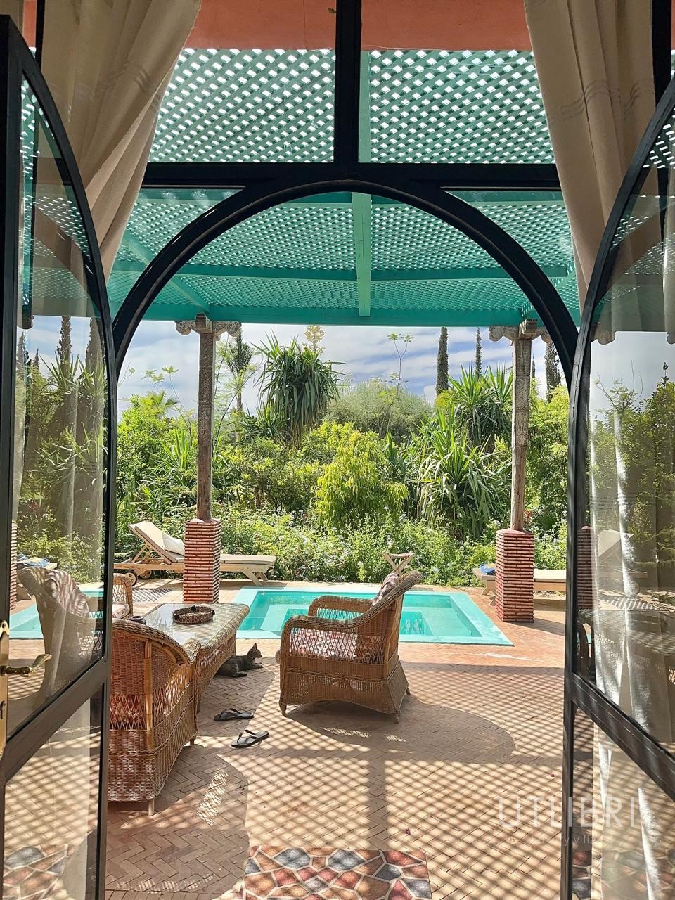 Extraordinary villa, Road to Fes