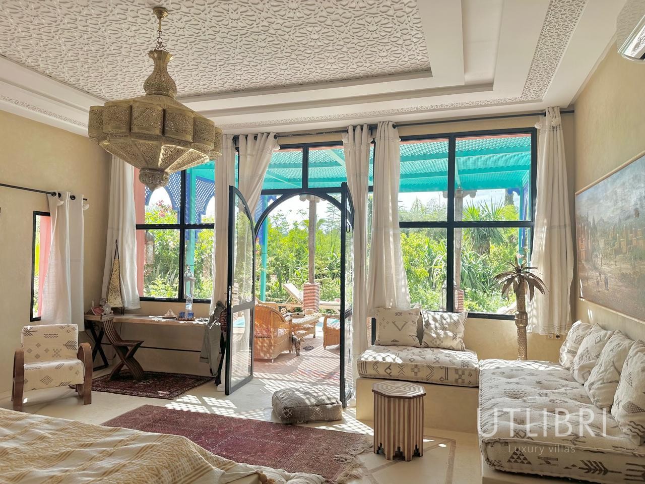 Extraordinary villa, Road to Fes
