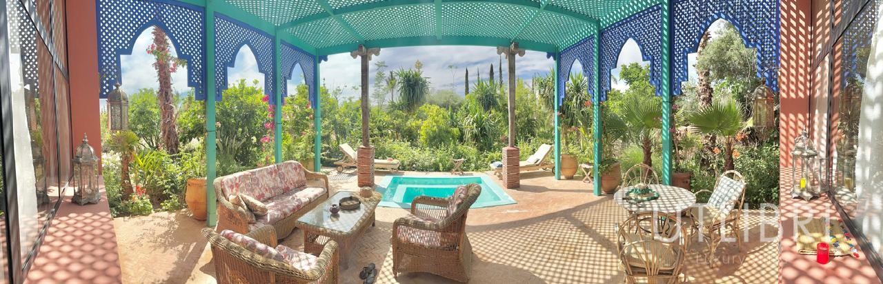 Extraordinary villa, Road to Fes