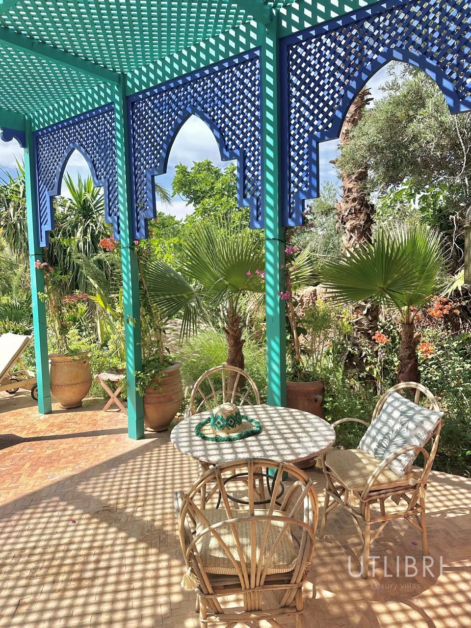 Extraordinary villa, Road to Fes