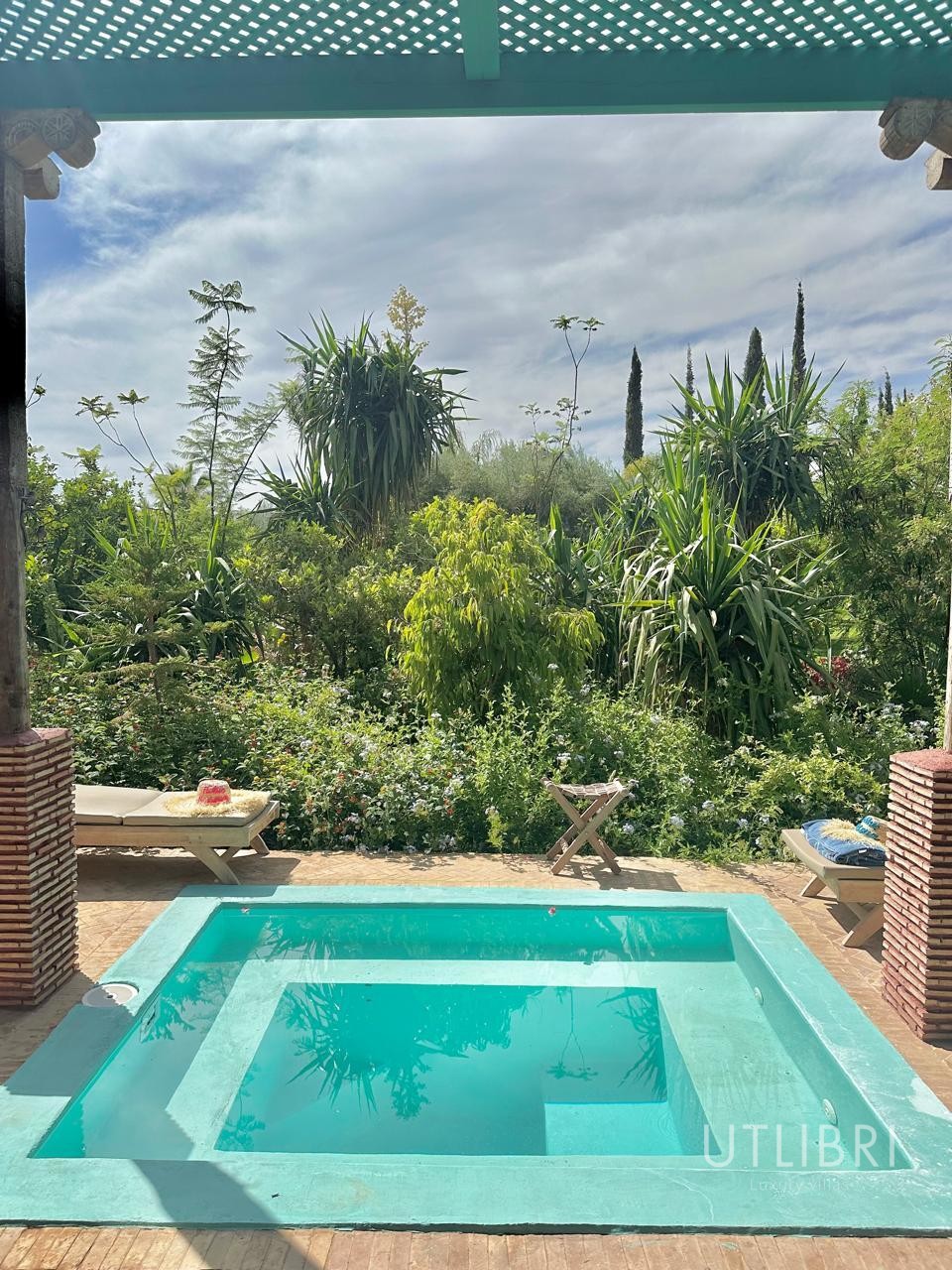 Extraordinary villa, Road to Fes