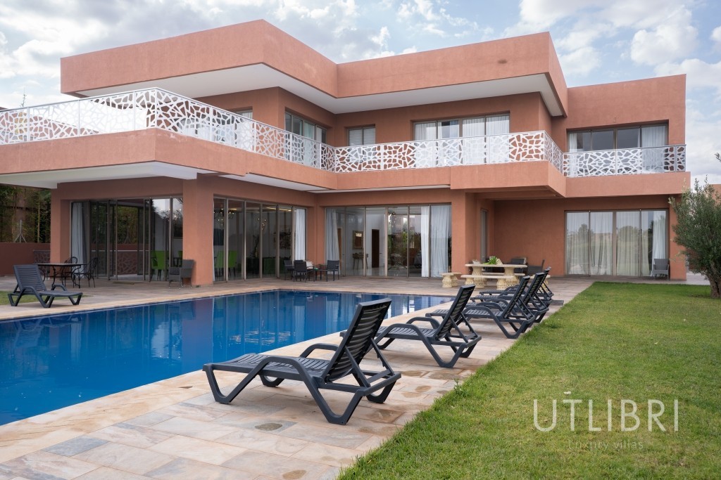 Extraordinary villa, Amelkis Golf