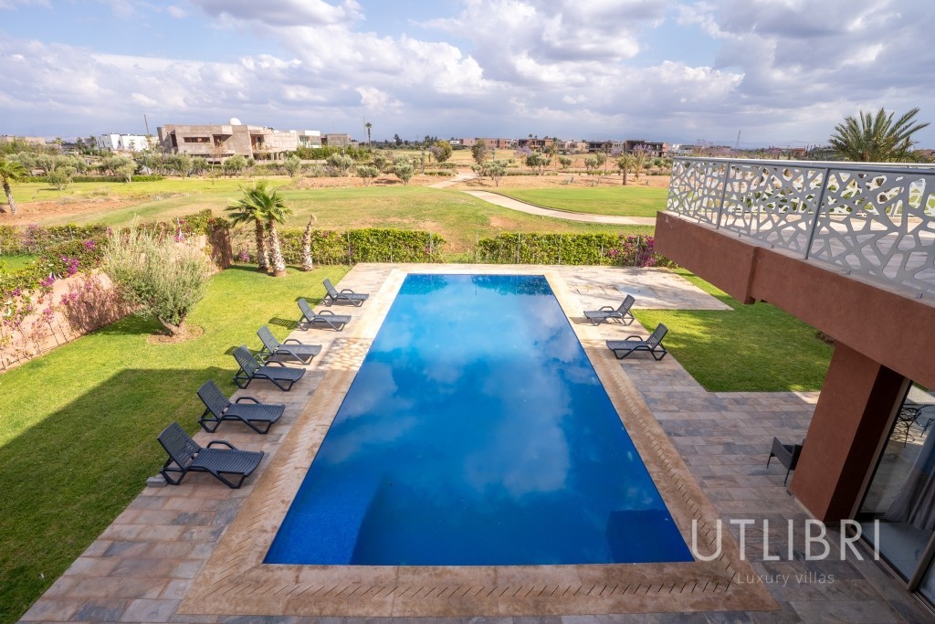 Extraordinary villa, Amelkis Golf