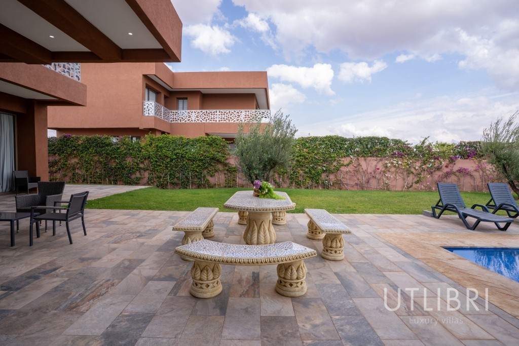 Extraordinary villa, Amelkis Golf