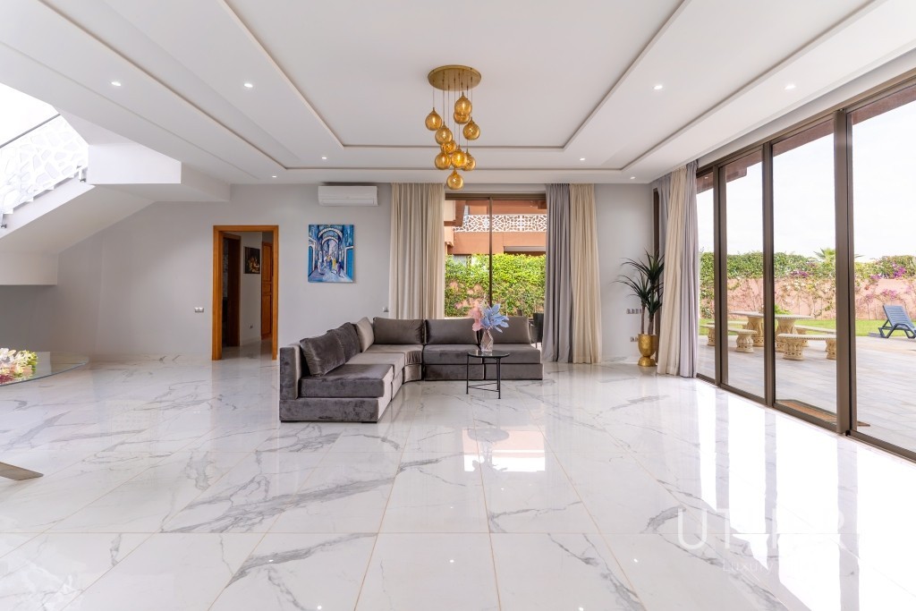 Extraordinary villa, Amelkis Golf