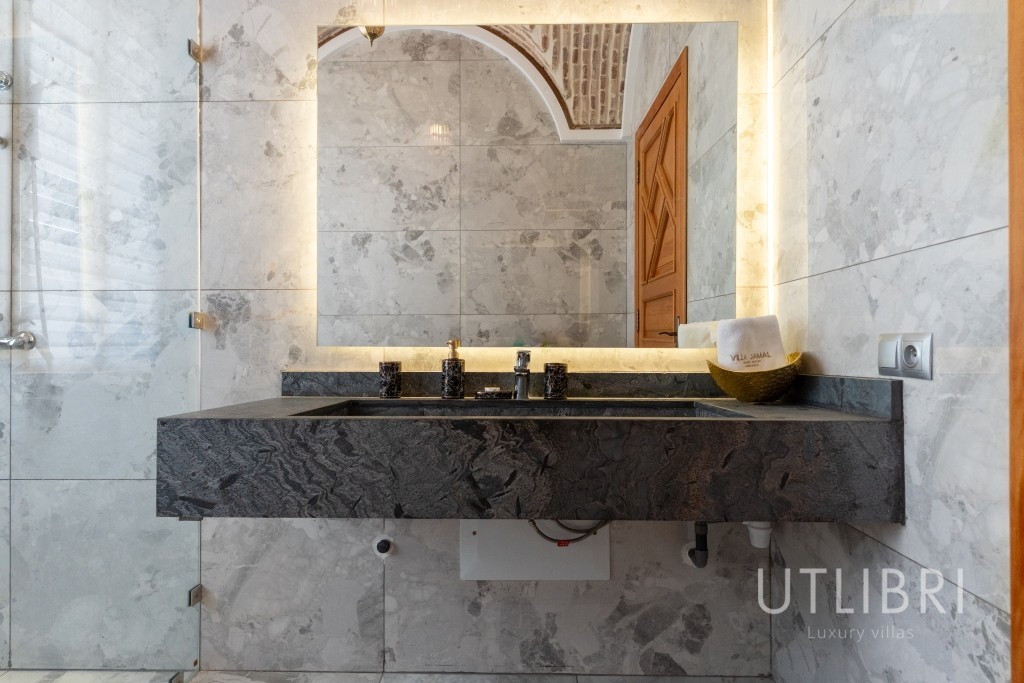 Extraordinary villa, Amelkis Golf