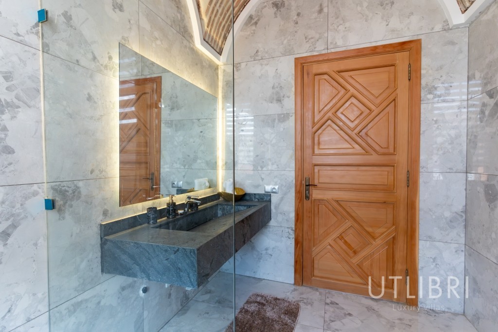 Extraordinary villa, Amelkis Golf
