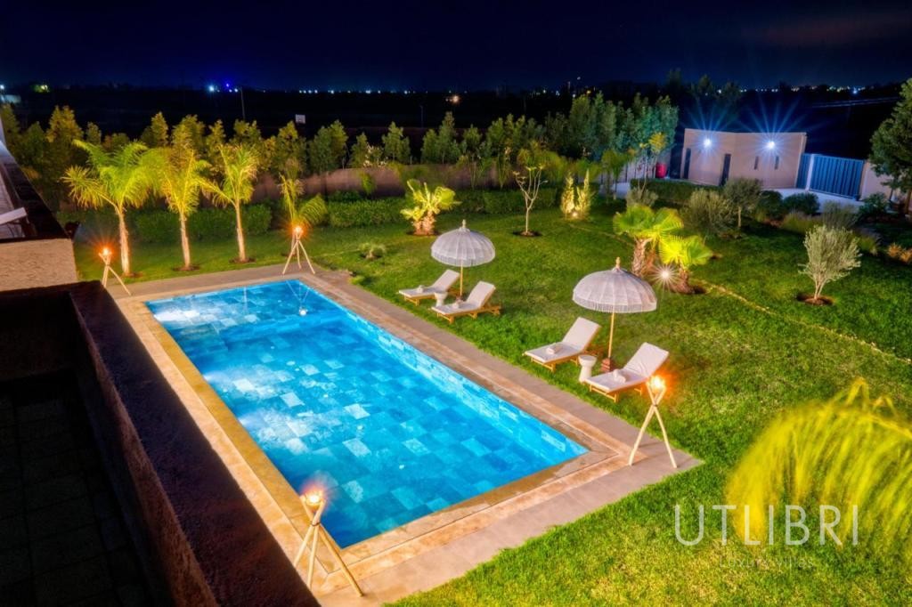 Extraordinary villa, Road to Fes