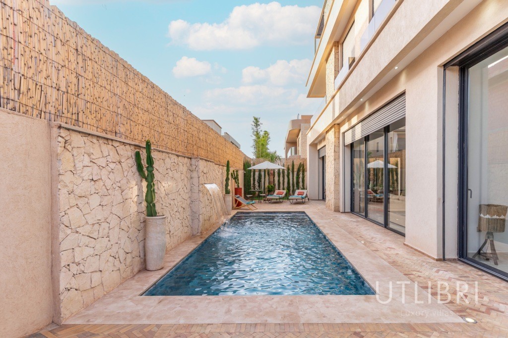 Villa April